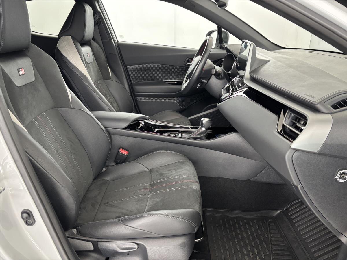 Toyota C-HR SUV / Terénní 2,0 l 135 kw