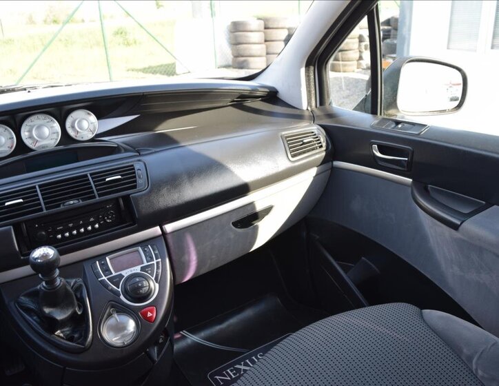 Peugeot 807 MPV 2,0 l 100 kw