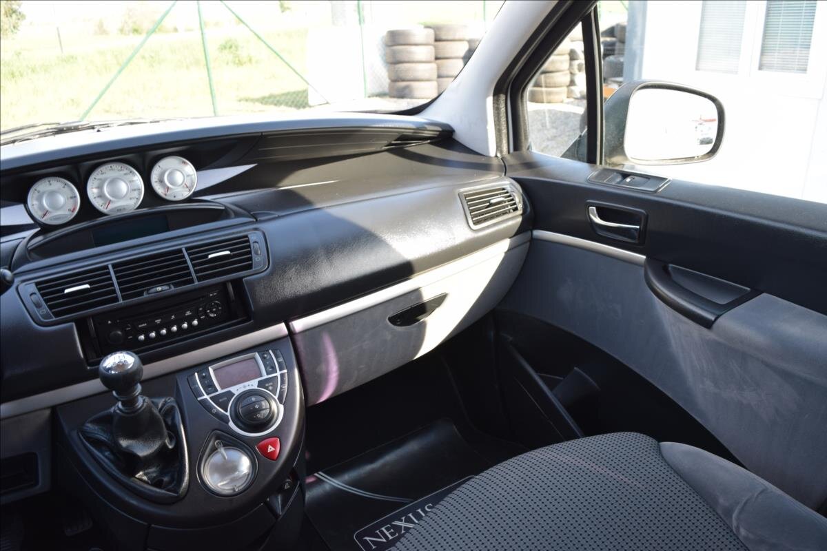 Peugeot 807 MPV 2,0 l 100 kw