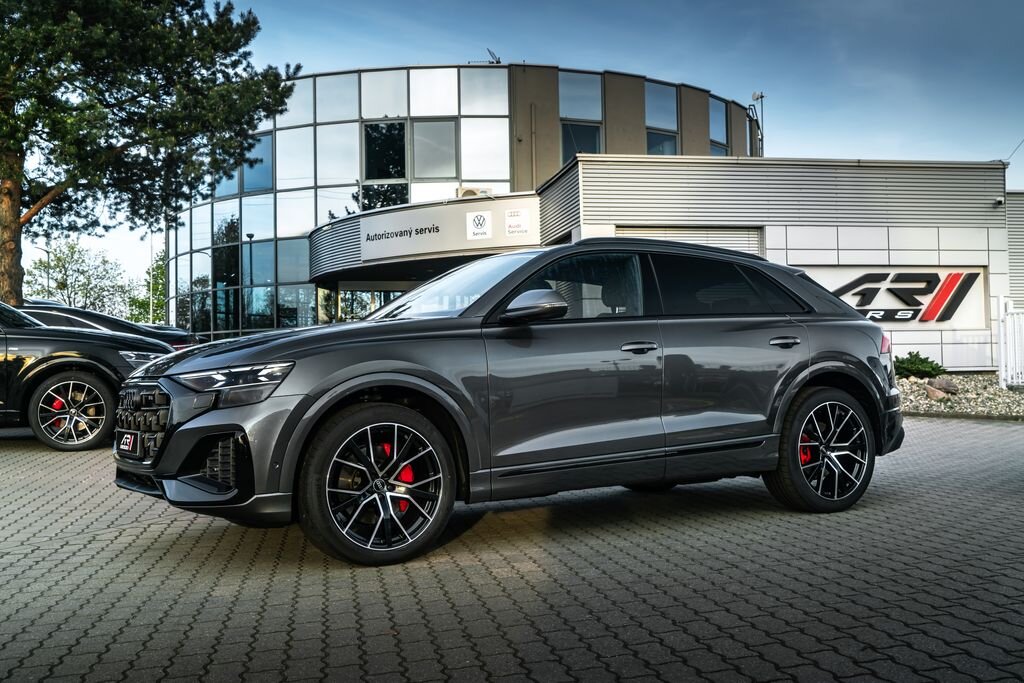 Audi Q8 SUV / Terénní 3,0 l 210 kw