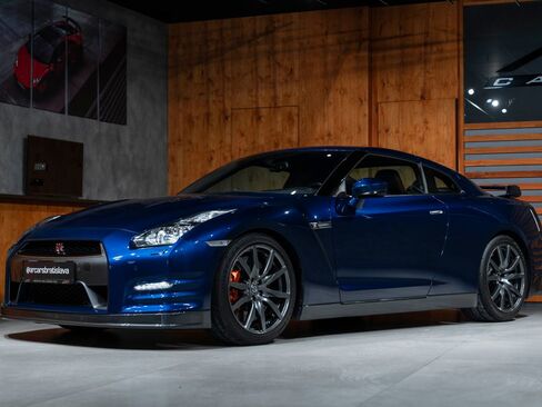 Nissan GT-R
