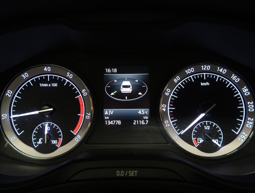 Škoda Karoq SUV / Terénní 1,5 l 110 kw
