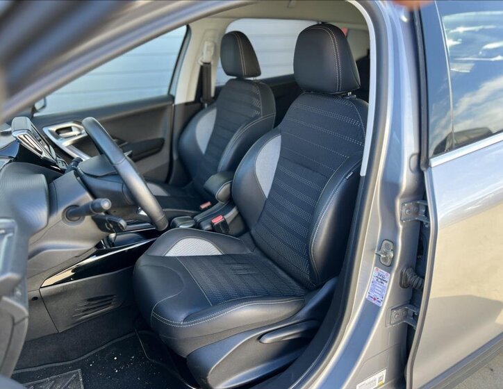 Peugeot 2008 SUV / Terénní 1,2 l 81 kw