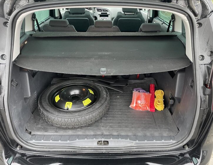 Peugeot 5008 MPV 2,0 l 110 kw