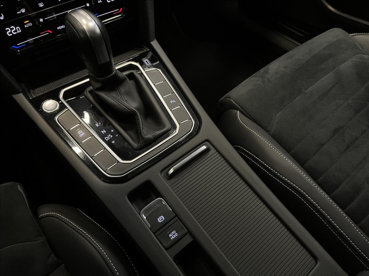 Volkswagen Passat Sedan / Limuzína 1,5 l 110 kw