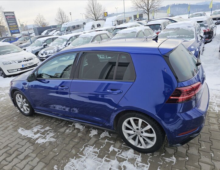 Volkswagen Golf 9