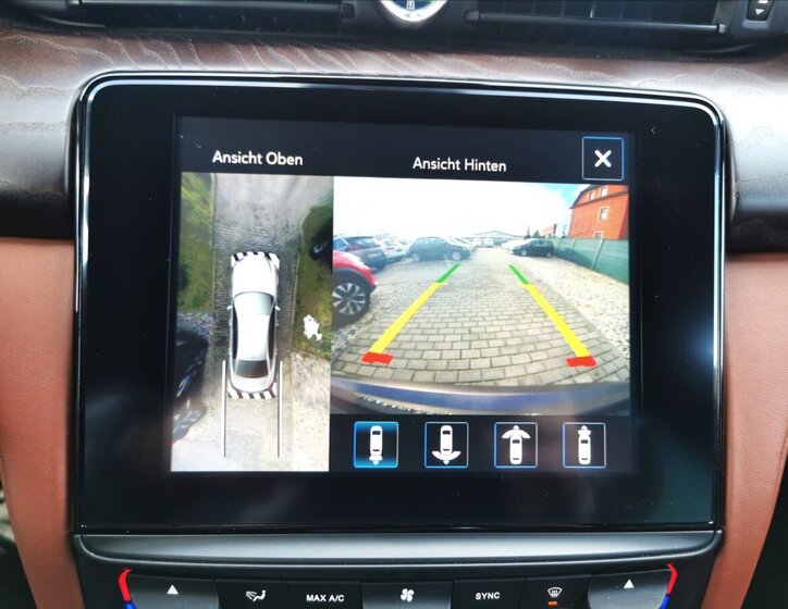 Maserati Quattroporte Sedan / Limuzína 3,0 l 202 kw