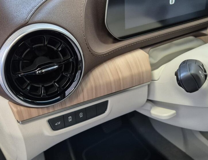 Dongfeng U-Tour MPV 1,5 l 130 kw