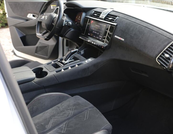 DS Automobiles DS7 Crossback Kombi 2,0 l 130 kw