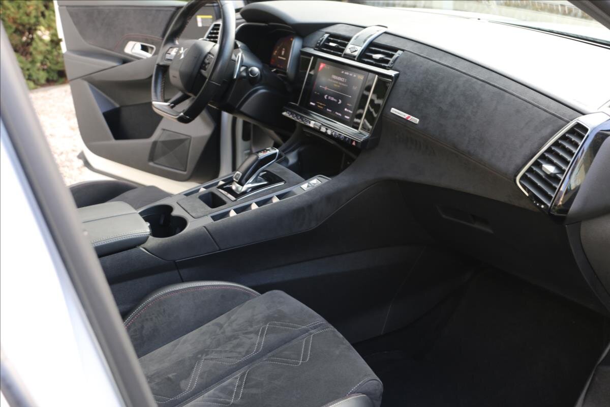 DS Automobiles DS7 Crossback Kombi 2,0 l 130 kw