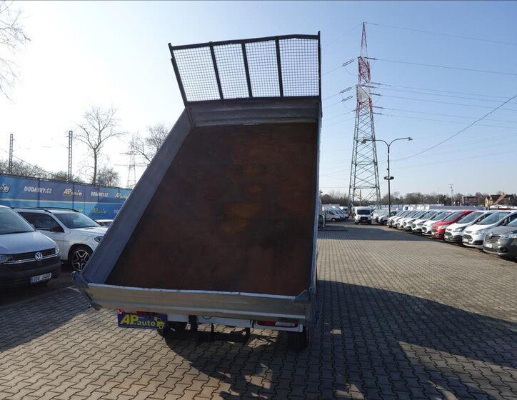 Mercedes-Benz Sprinter Sklápěč 2,1 l 105 kw