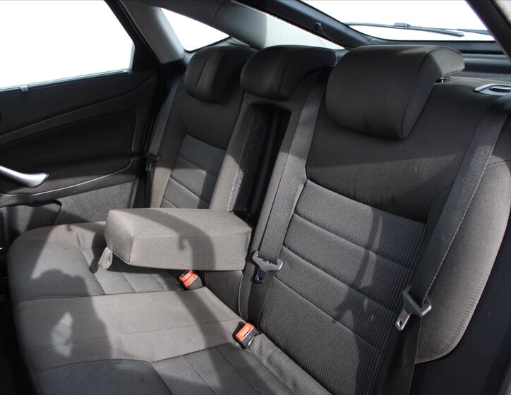 Ford Mondeo Liftback 2,0 l 103 kw