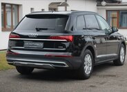 Audi Q7 4