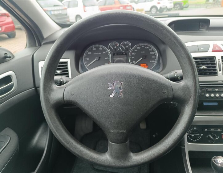 Peugeot 307 Kombi 1,4 l 65 kw