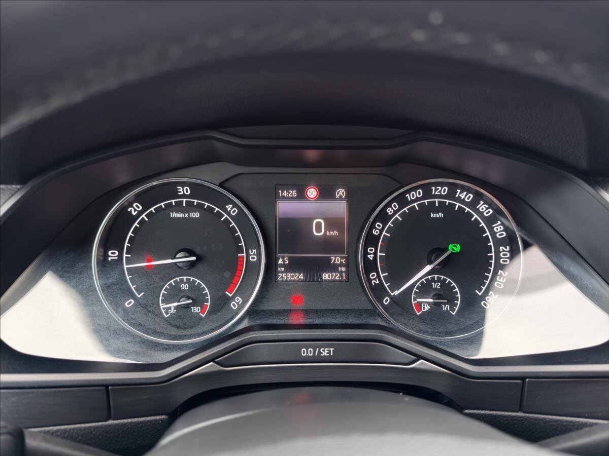 Škoda Superb Liftback 2,0 l 140 kw