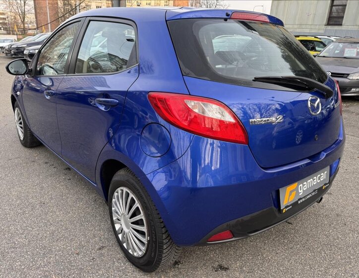 Mazda 2 7