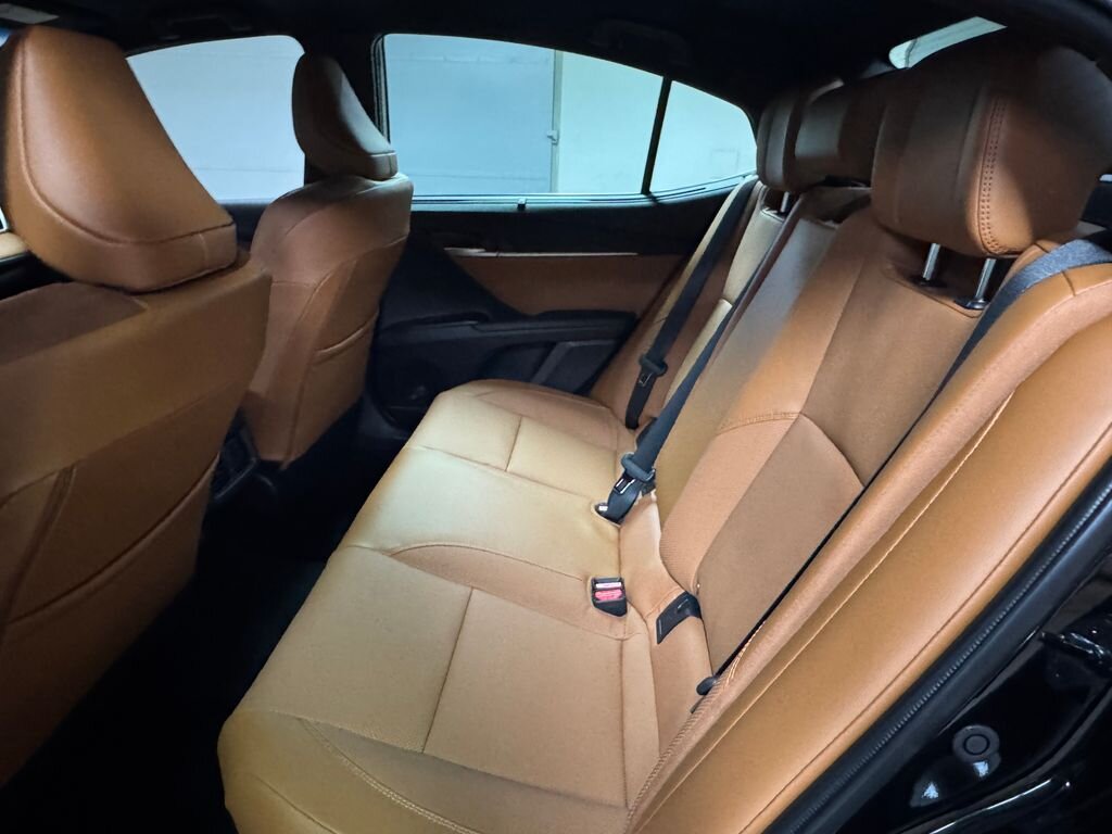 Toyota Camry Sedan / Limuzína 2,5 l 160 kw