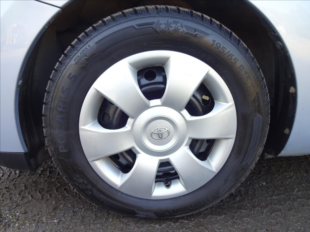 Toyota Auris Hatchback 1,3 l 74 kw