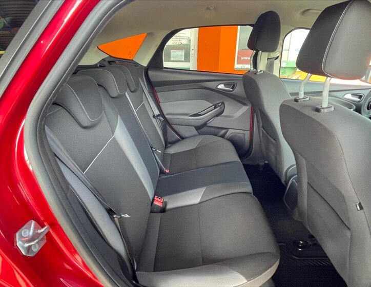 Ford Focus Hatchback 998,0 92 kw