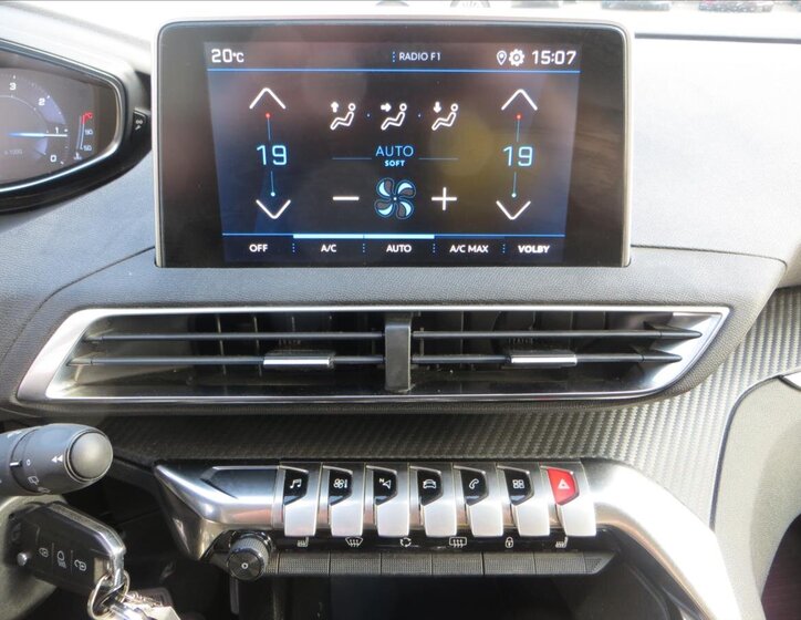 Peugeot 3008 SUV / Terénní 1,5 l 96 kw