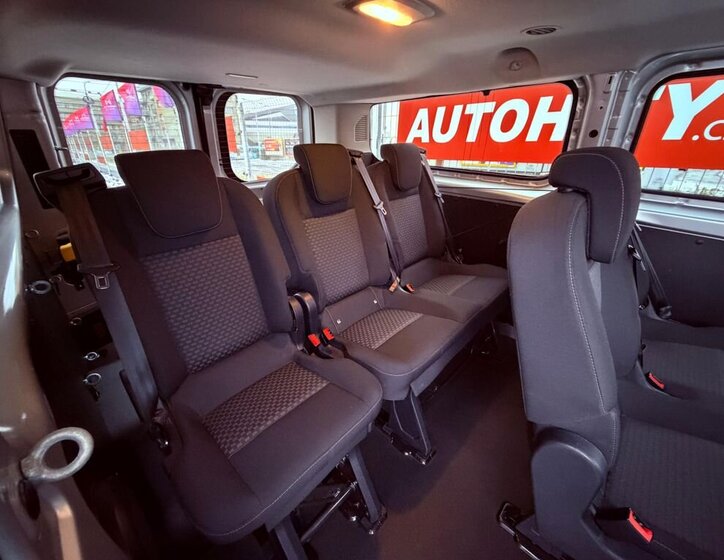 Ford Tourneo Custom 12