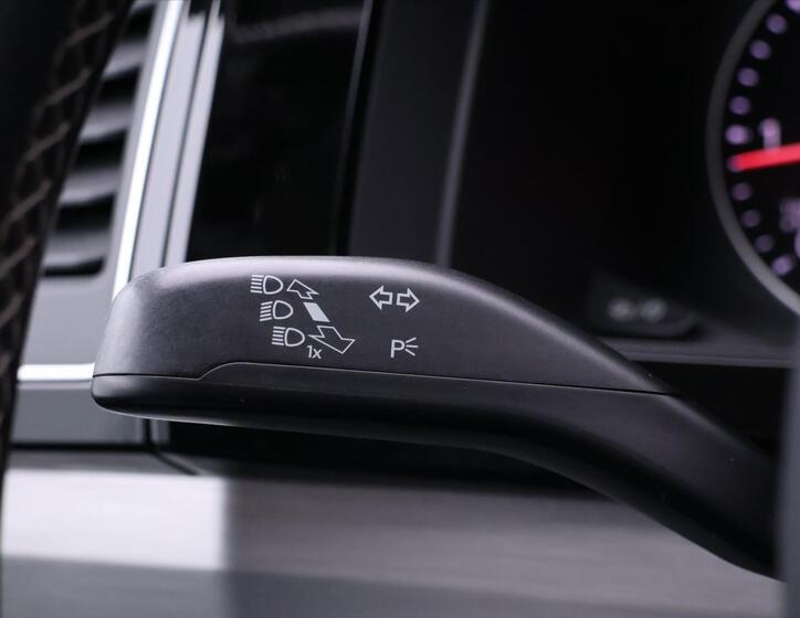 Volkswagen Multivan 18