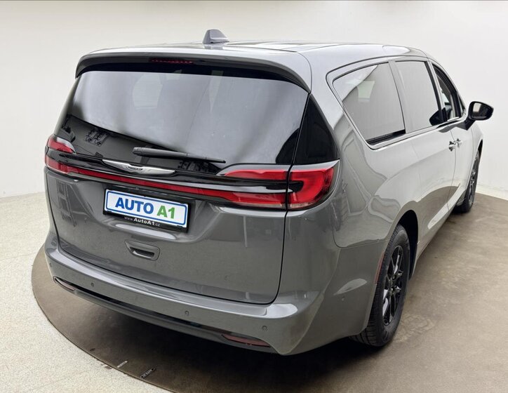 Chrysler Pacifica MPV 3,6 l 214 kw