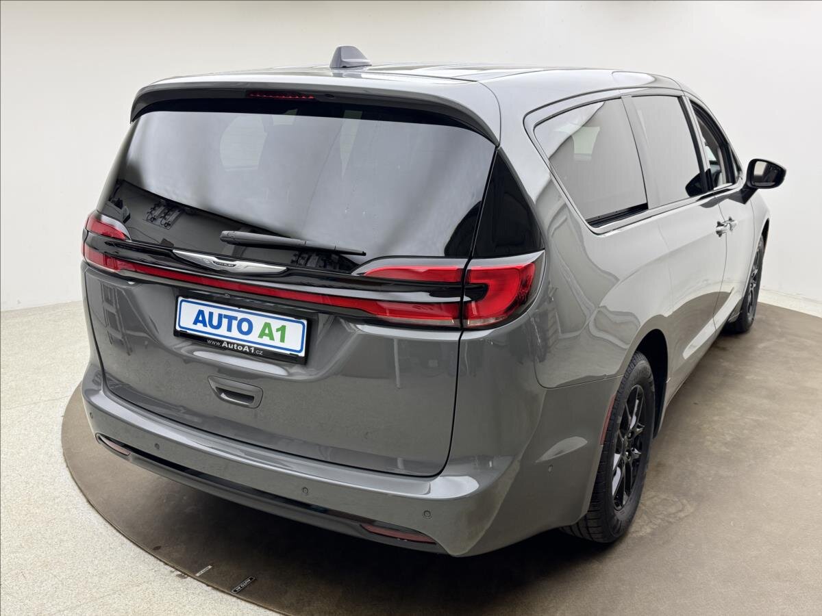 Chrysler Pacifica MPV 3,6 l 214 kw