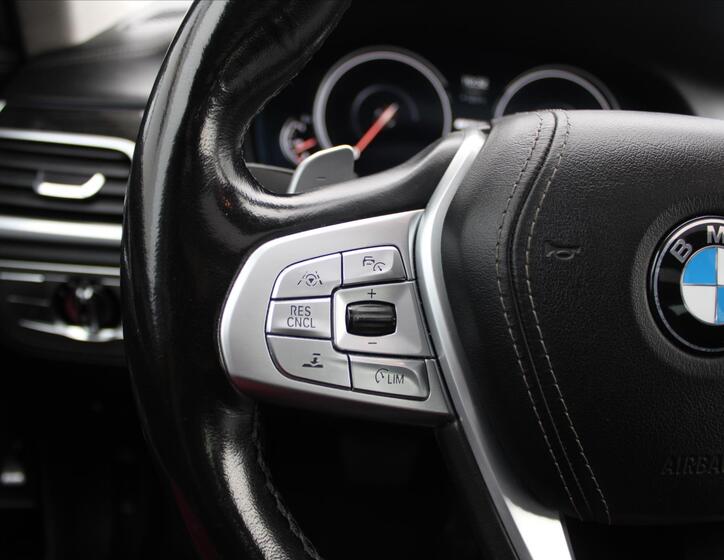 BMW Řada 7 17