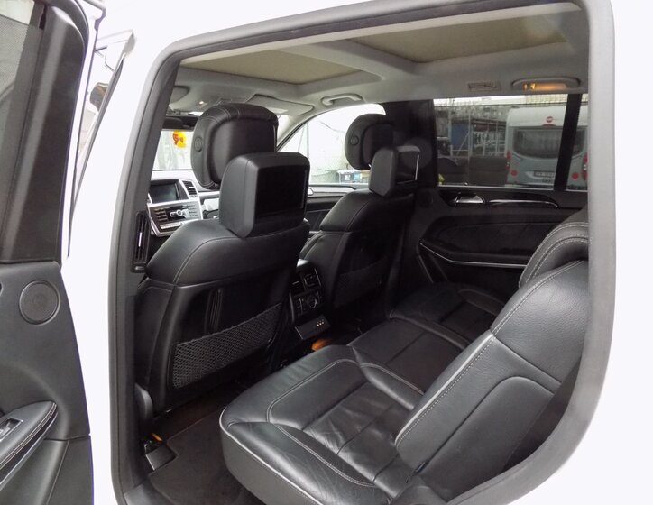 Mercedes-Benz GL SUV 4,7 l 320 kw