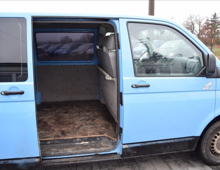 Volkswagen Transporter Kombi 2,5 l 96 kw