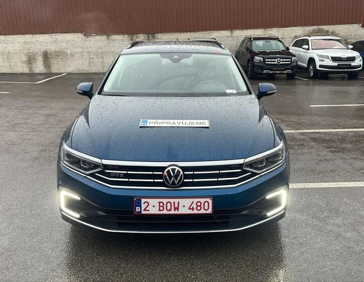 Volkswagen Passat 1