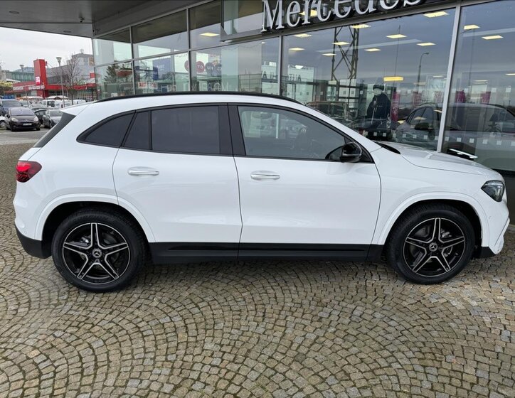 Mercedes-Benz GLA SUV / Terénní 2,0 l 110 kw