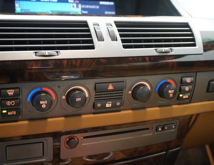 BMW Řada 7 Sedan 6,0 l 327 kw