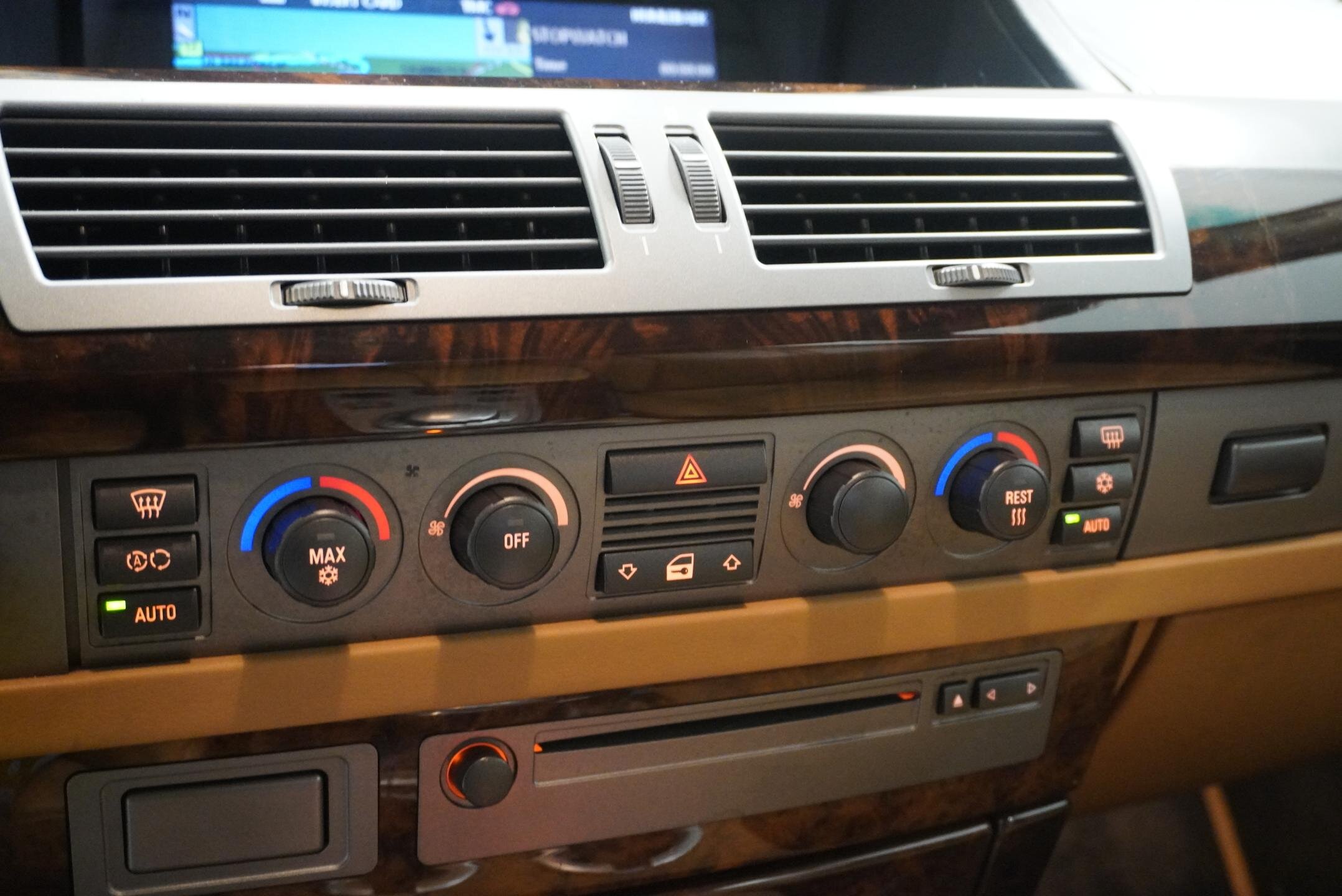 BMW Řada 7 Sedan 6,0 l 327 kw