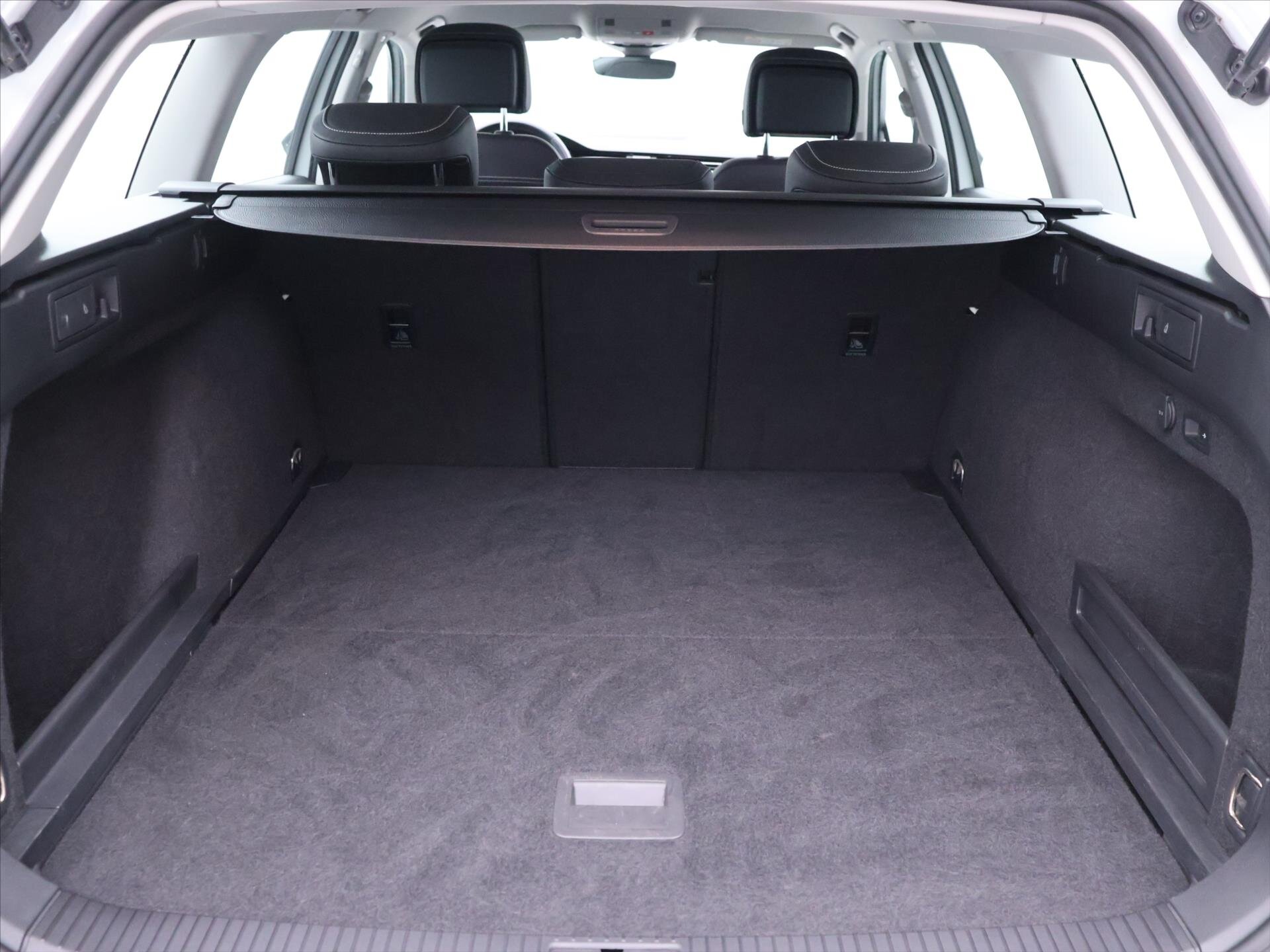 Volkswagen Passat Kombi 2,0 l 206 kw