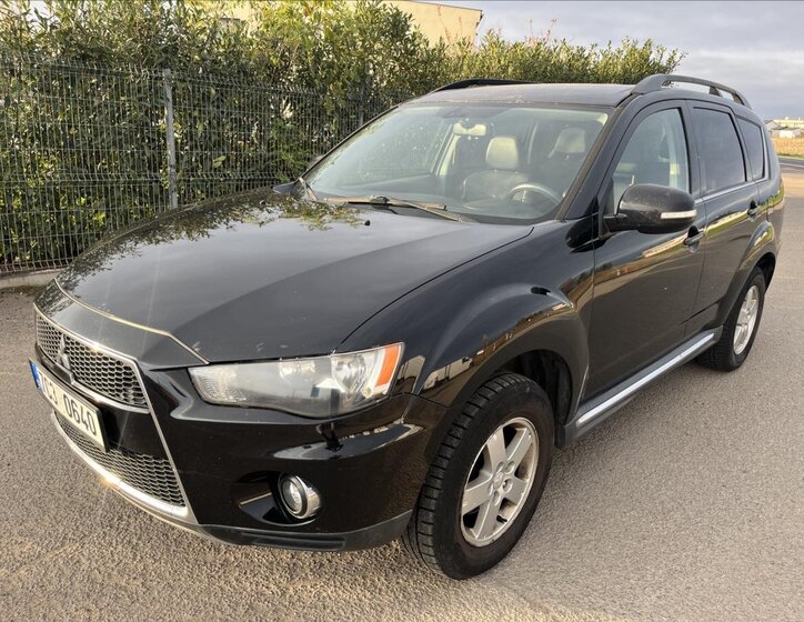 Mitsubishi Outlander 1