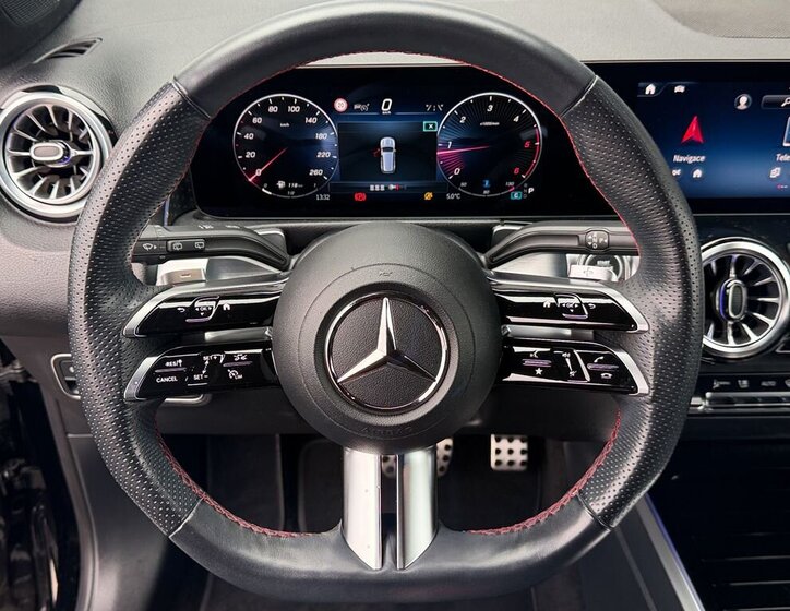 Mercedes-Benz GLB SUV / Terénní 2,0 l 110 kw