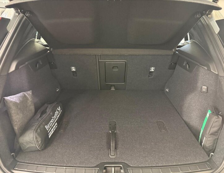 Volvo XC40 SUV / Terénní 2,0 l 120 kw