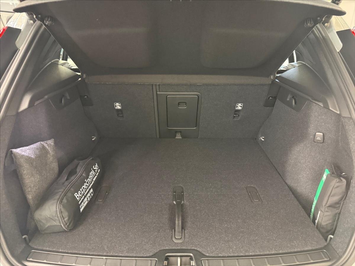 Volvo XC40 SUV / Terénní 2,0 l 120 kw