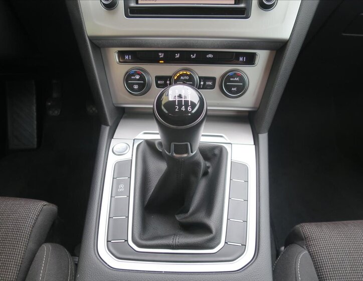 Volkswagen Passat Kombi 1,4 l 92 kw