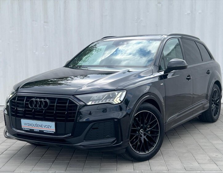 Audi Q7 1