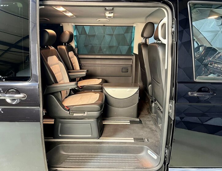 Volkswagen Multivan 12