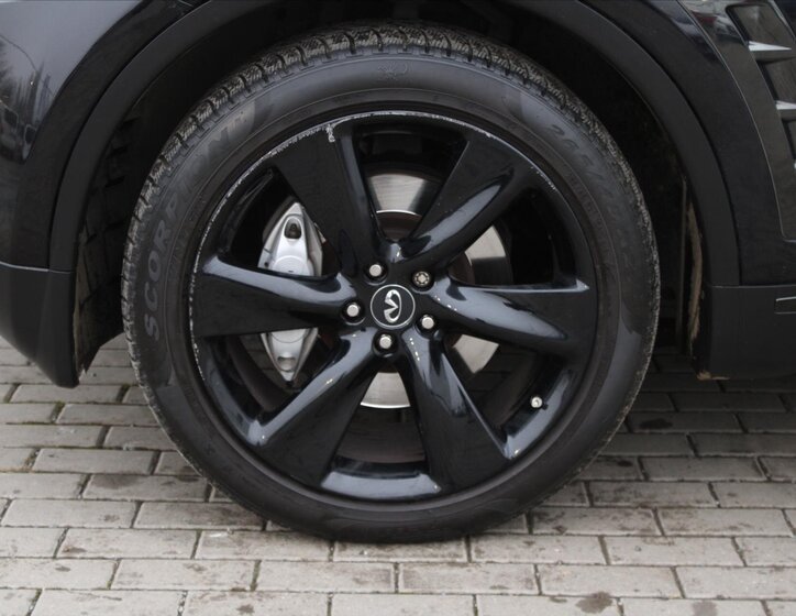 Infiniti QX70 SUV 3,0 l 175 kw