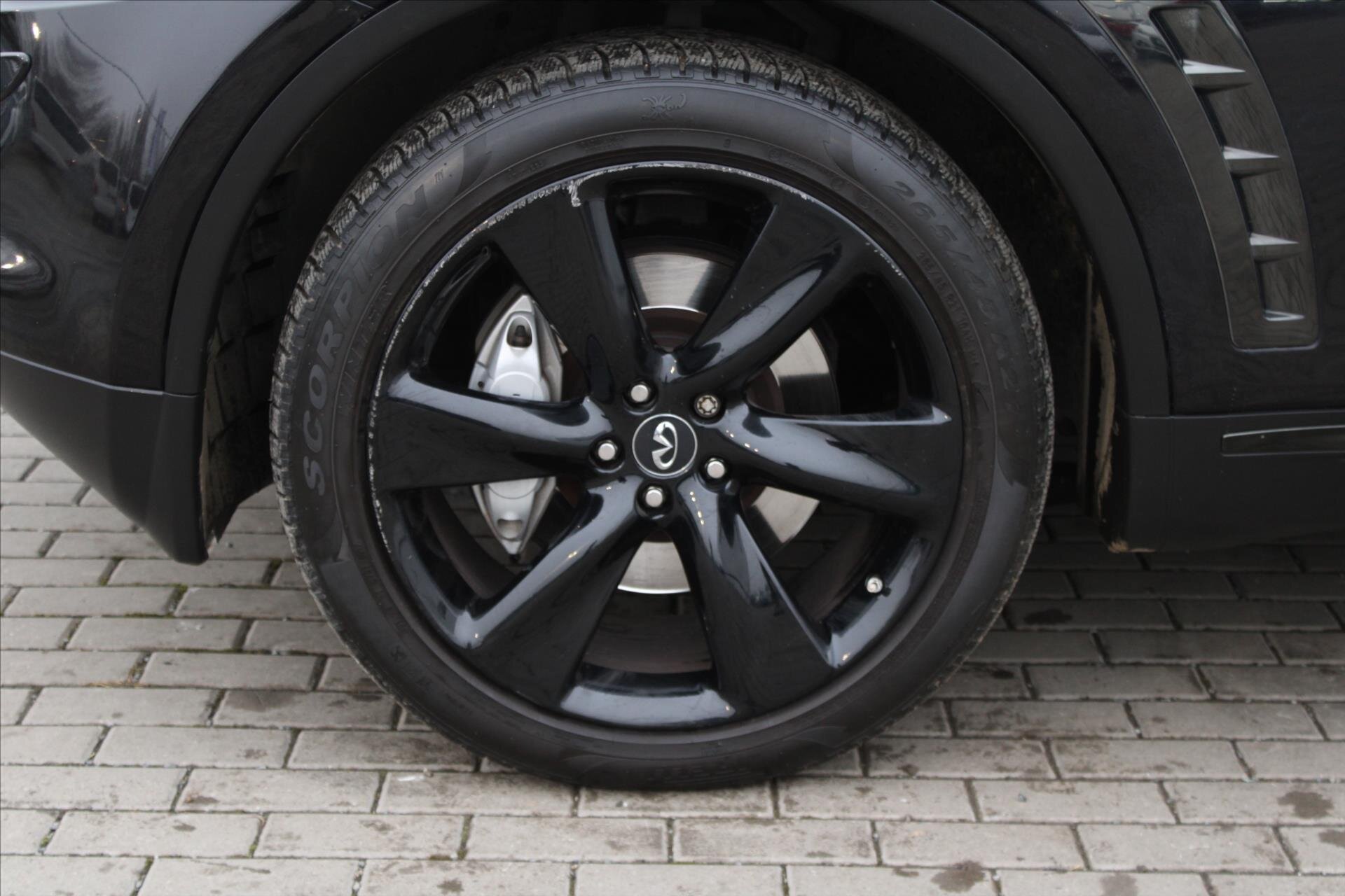 Infiniti QX70 SUV 3,0 l 175 kw