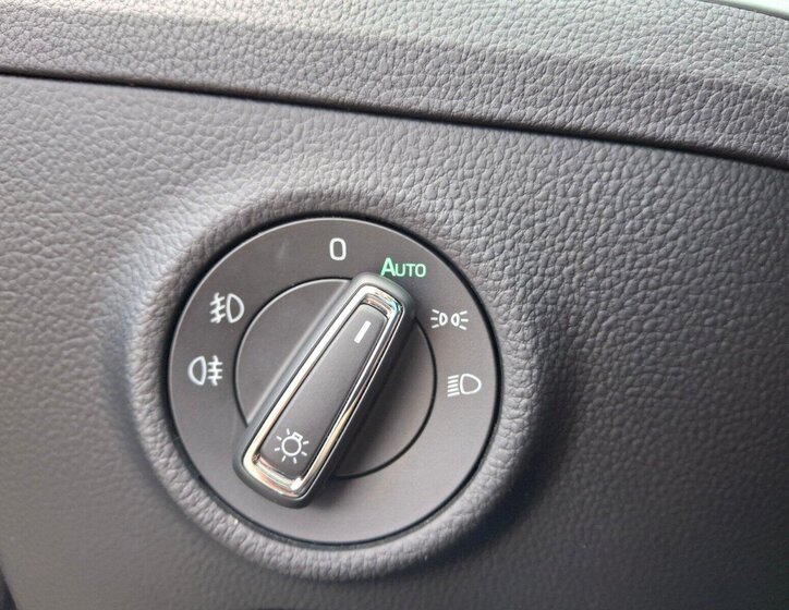 Škoda Superb Sedan / Limuzína 2,0 l 140 kw