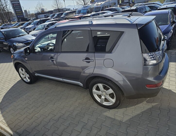 Mitsubishi Outlander SUV / Terénní 2,2 l 115 kw