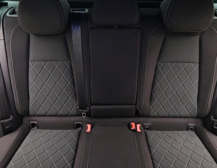 Škoda Karoq SUV / Terénní 1,5 l 110 kw