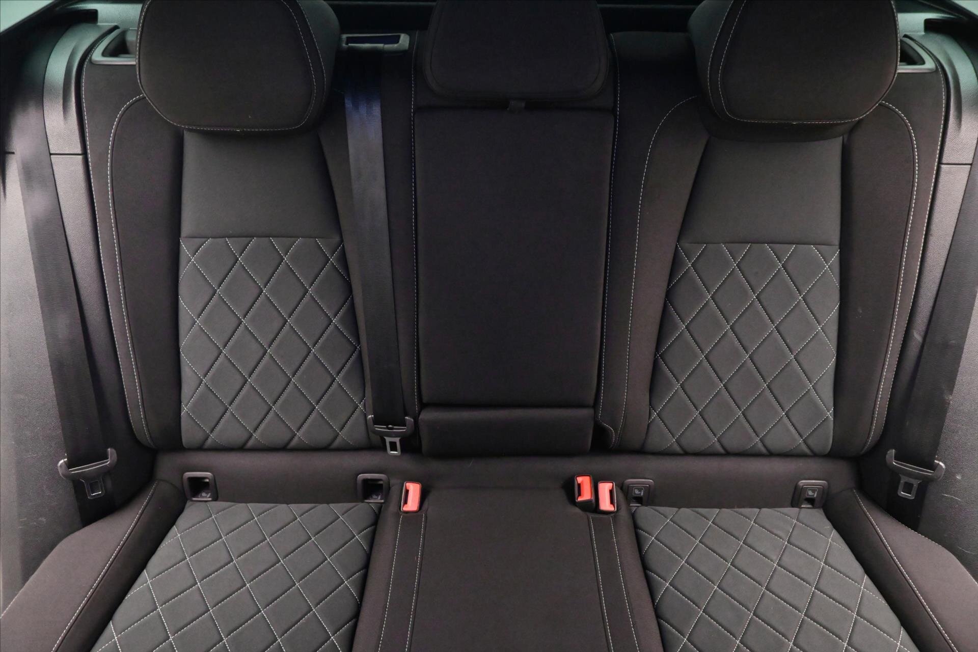 Škoda Karoq SUV / Terénní 1,5 l 110 kw