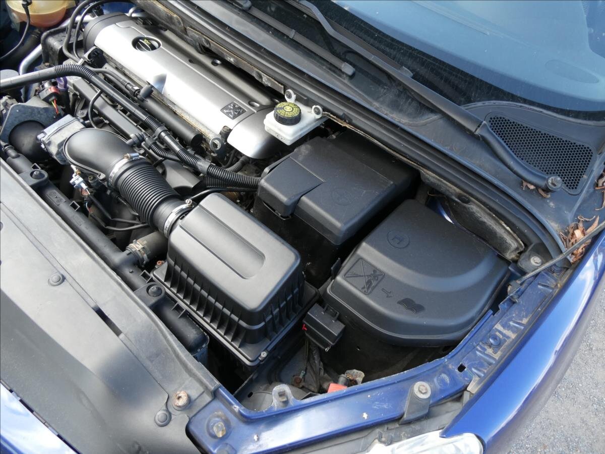 Peugeot 307 Kupé 2,0 l 100 kw